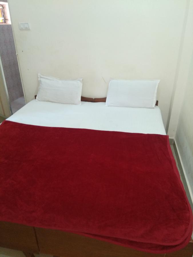 Red Lion Hotel Calangute Eksteriør billede